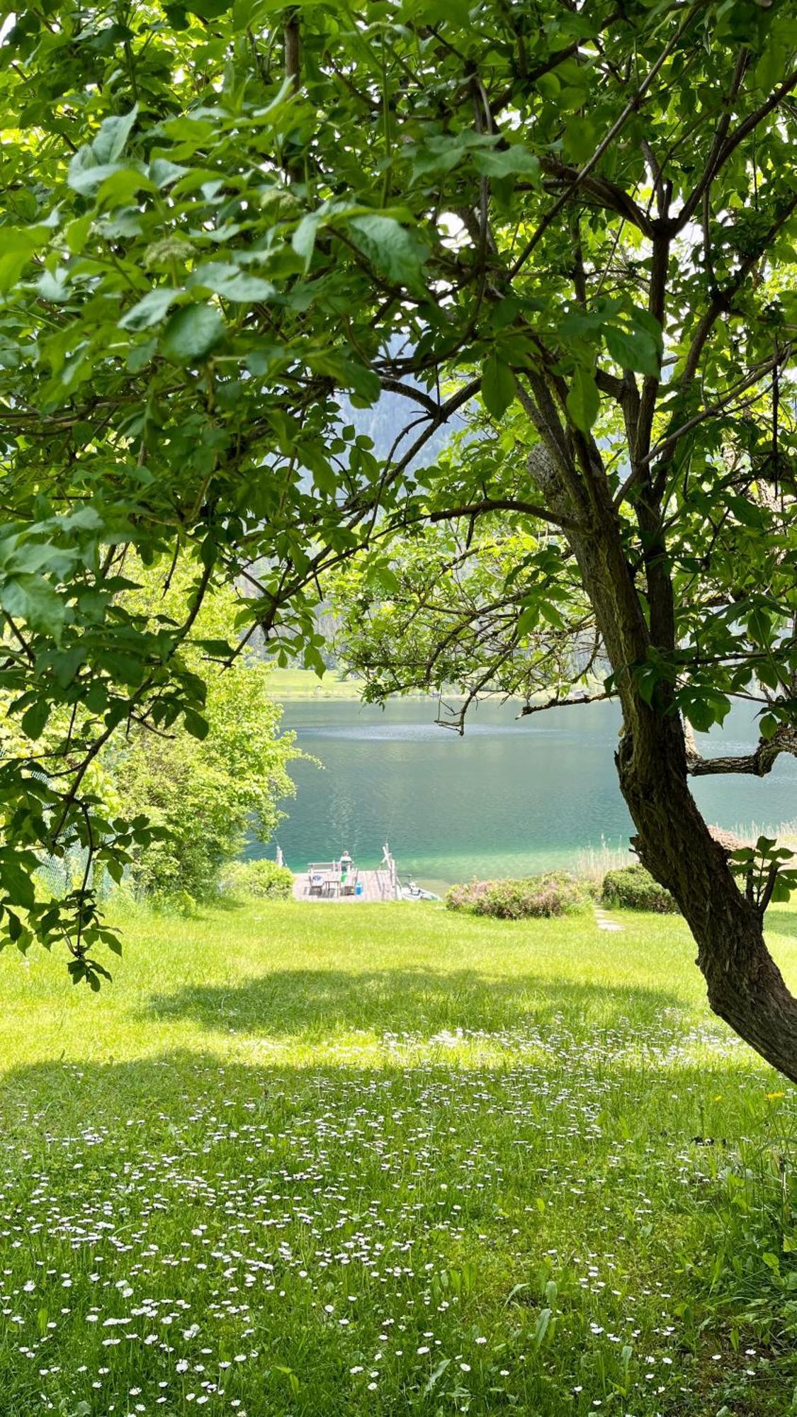 Chalets Zoehrer - Wohnen Am Wasser Вайсензее Экстерьер фото
