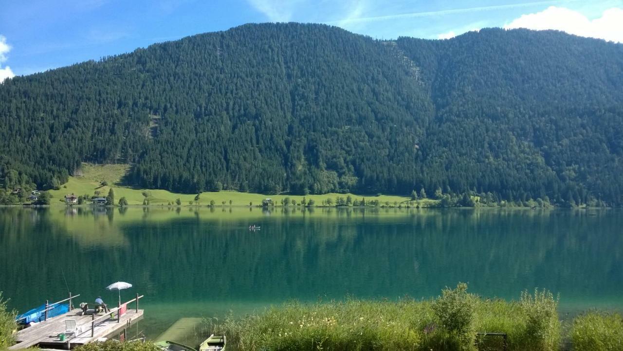 Chalets Zoehrer - Wohnen Am Wasser Вайсензее Экстерьер фото